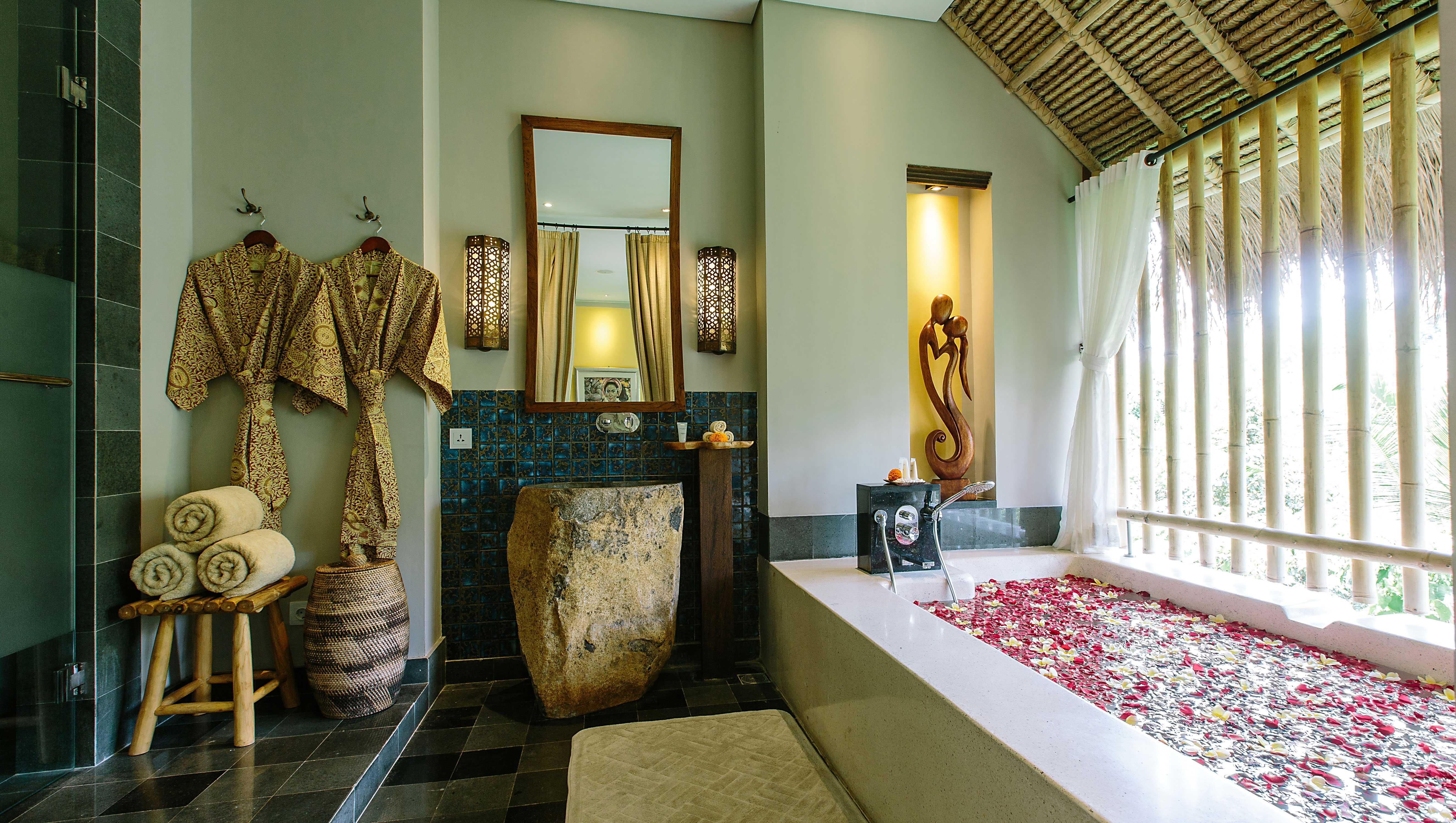 Tejaprana Resort & Spa Ubud Zewnętrze zdjęcie A bathroom at the resort