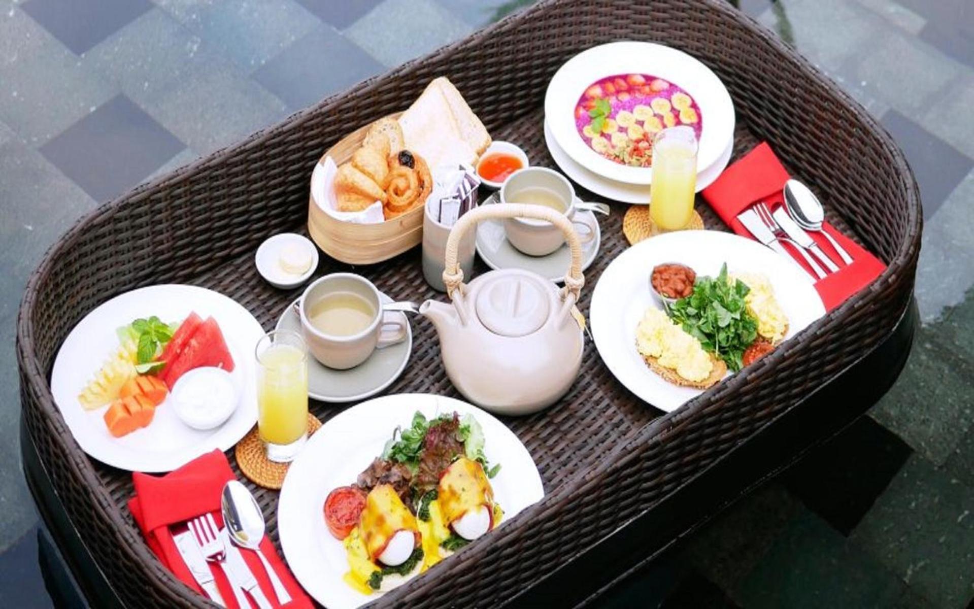 Tejaprana Resort & Spa Ubud Zewnętrze zdjęcie A breakfast tray
