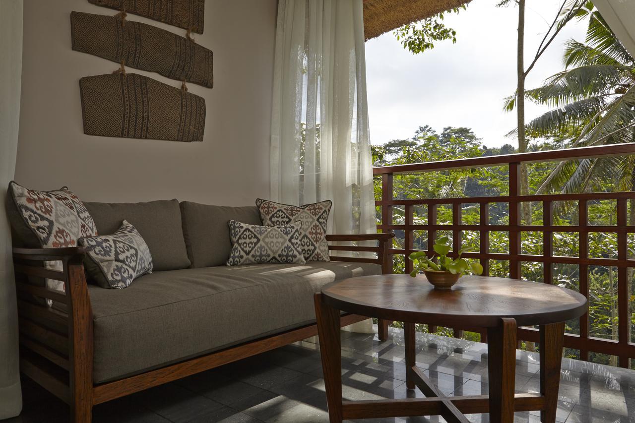 Tejaprana Resort & Spa Ubud Zewnętrze zdjęcie A living room in a villa at the resort