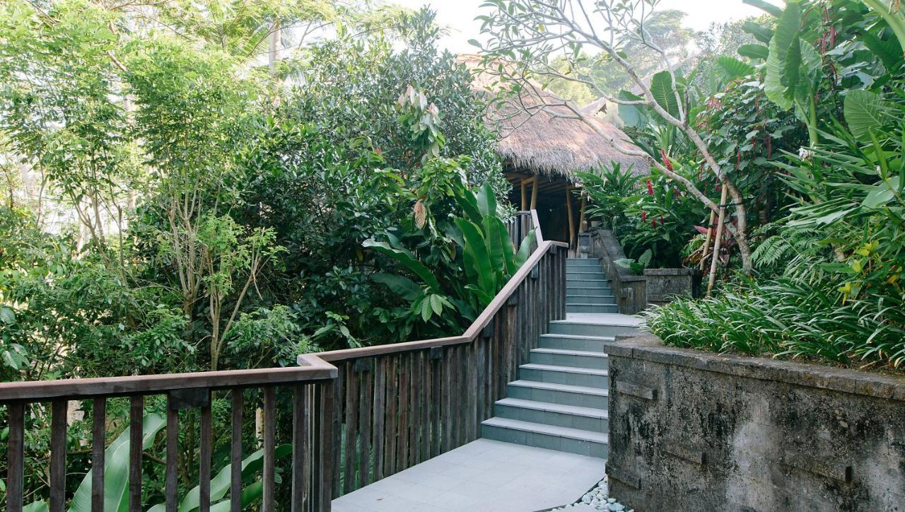 Tejaprana Resort & Spa Ubud Zewnętrze zdjęcie Entrance to the resort